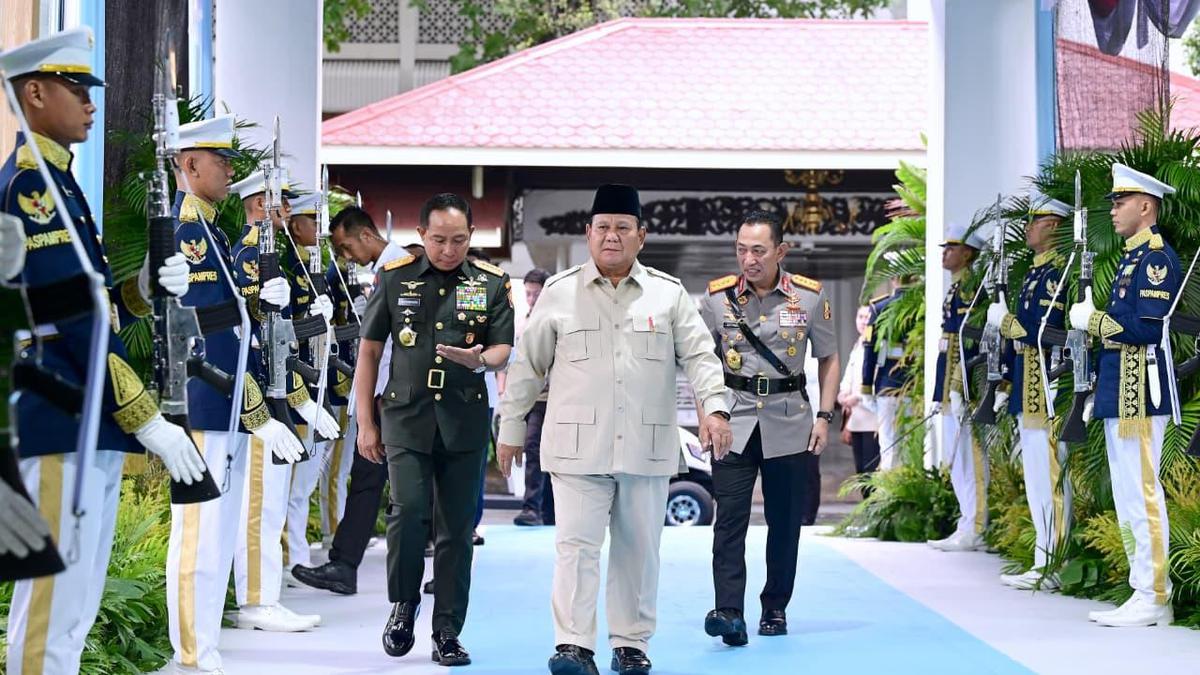 Prabowo Minta TNI-Polri Tabah Hadapi Kritik dan Tuduhan